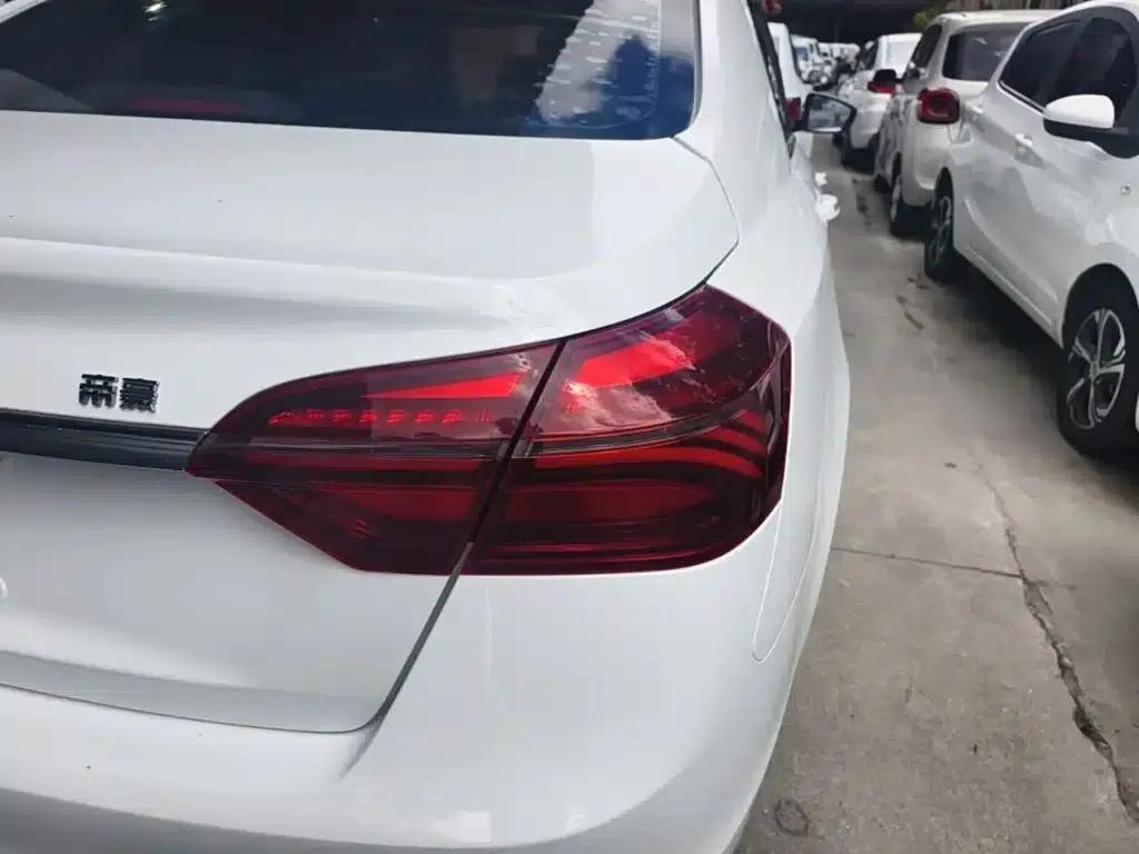Geely Emgrand 2018 1.5L CVT Upward Connected Edition — миниатюра 8