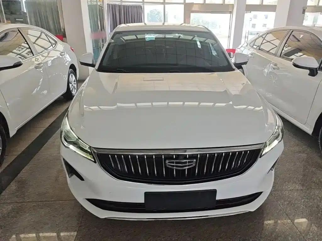Geely Emgrand 2022 4th Generation 1.5L CVT Premium — миниатюра 3