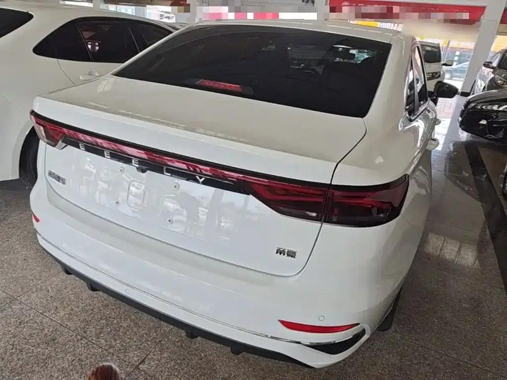 Geely Emgrand 2022 4th Generation 1.5L CVT Premium — миниатюра 6