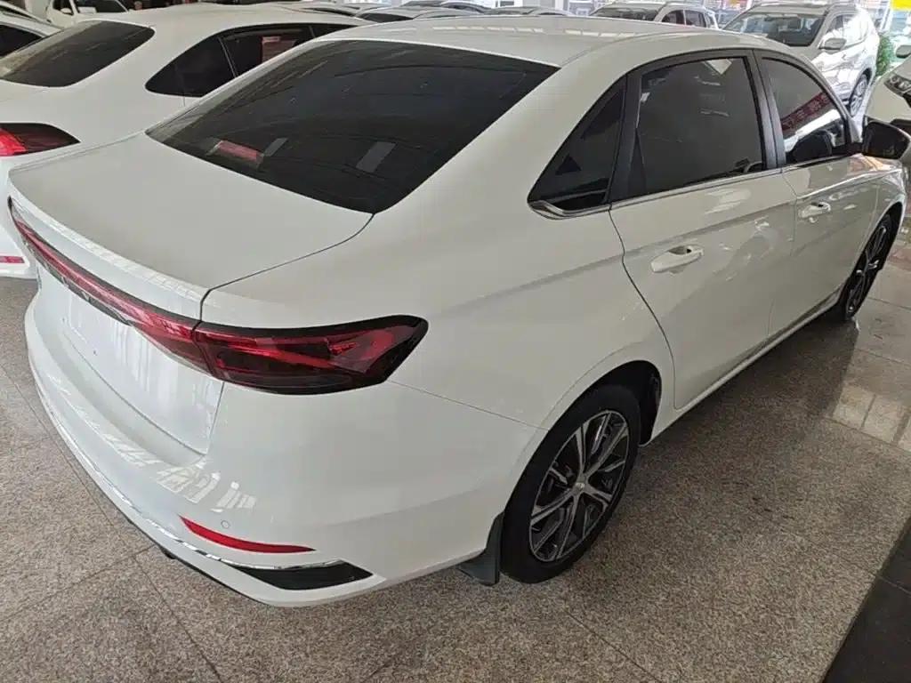 Geely Emgrand 2022 4th Generation 1.5L CVT Premium — миниатюра 7