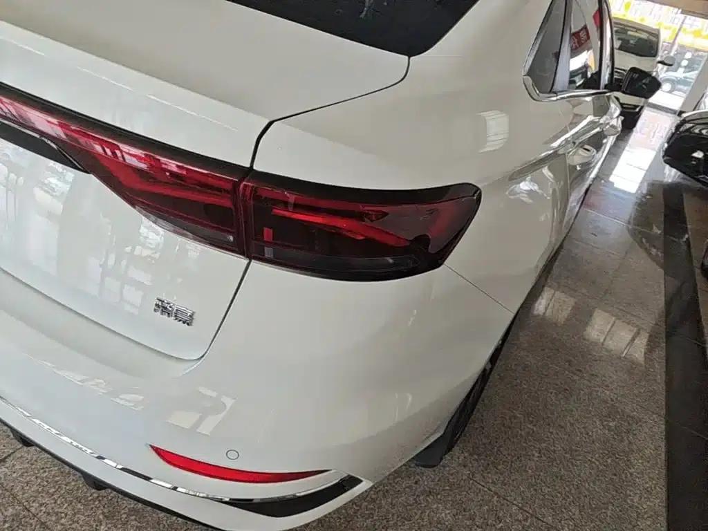Geely Emgrand 2022 4th Generation 1.5L CVT Premium — миниатюра 8