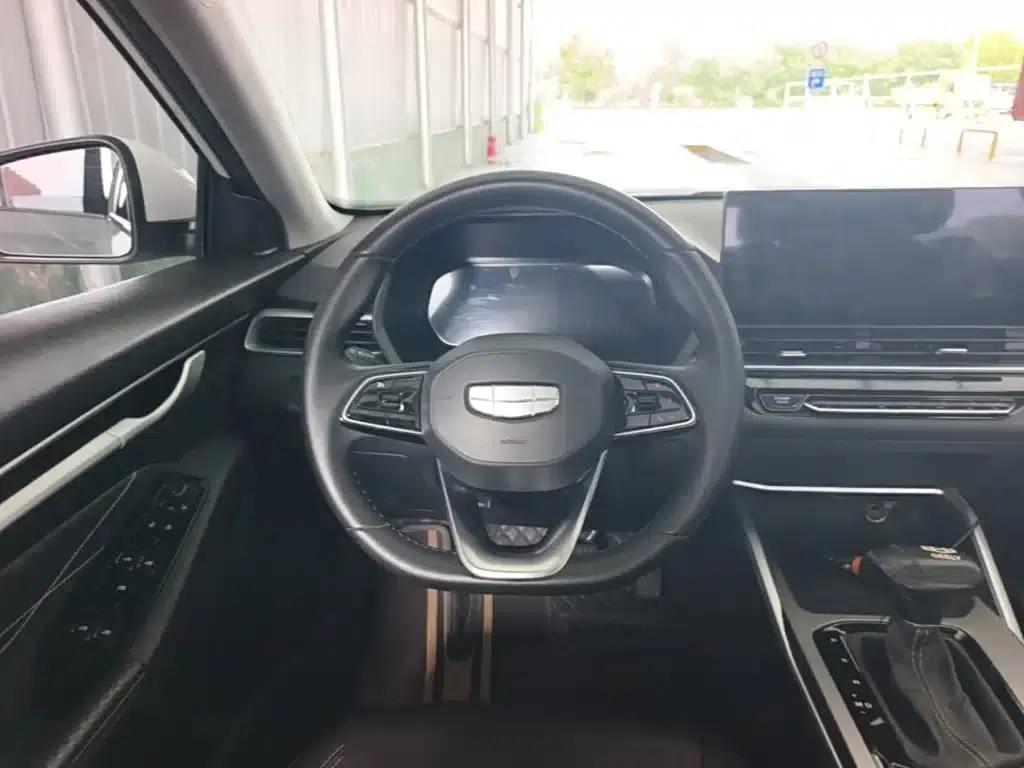 Geely Emgrand 2025 4th Generation 1.5L CVT Premium — миниатюра 11