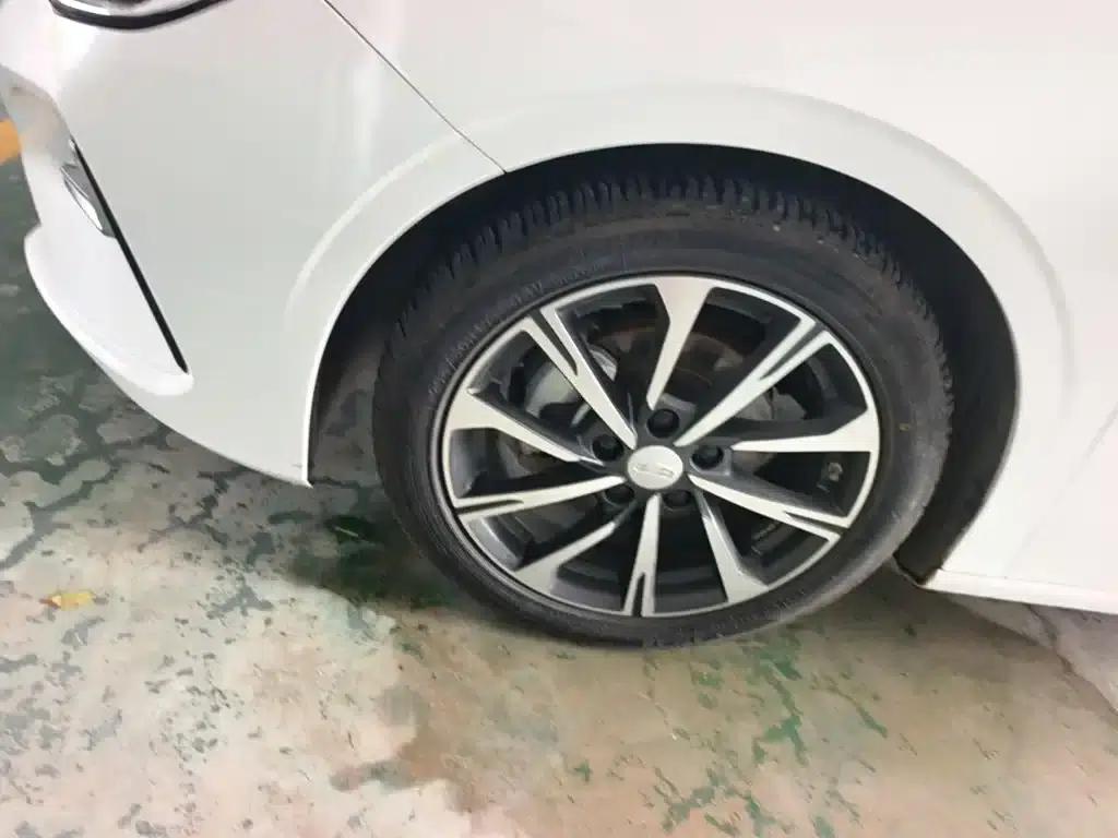 Geely Emgrand 2025 4th Generation 1.5L CVT Premium — миниатюра 23
