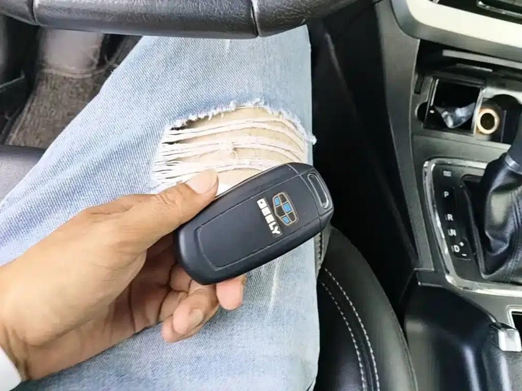 Geely Emgrand 2016 Sedan 1.5L CVT Upward Edition — миниатюра 15