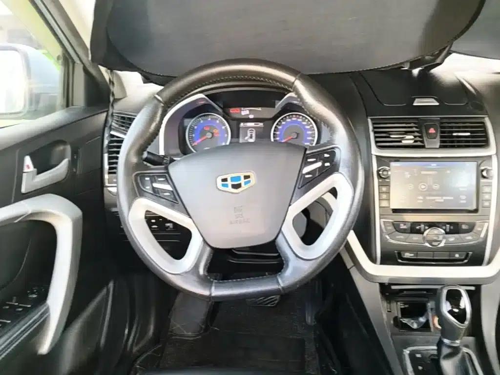 Geely Emgrand 2016 Sedan 1.5L CVT Upward Edition — миниатюра 17