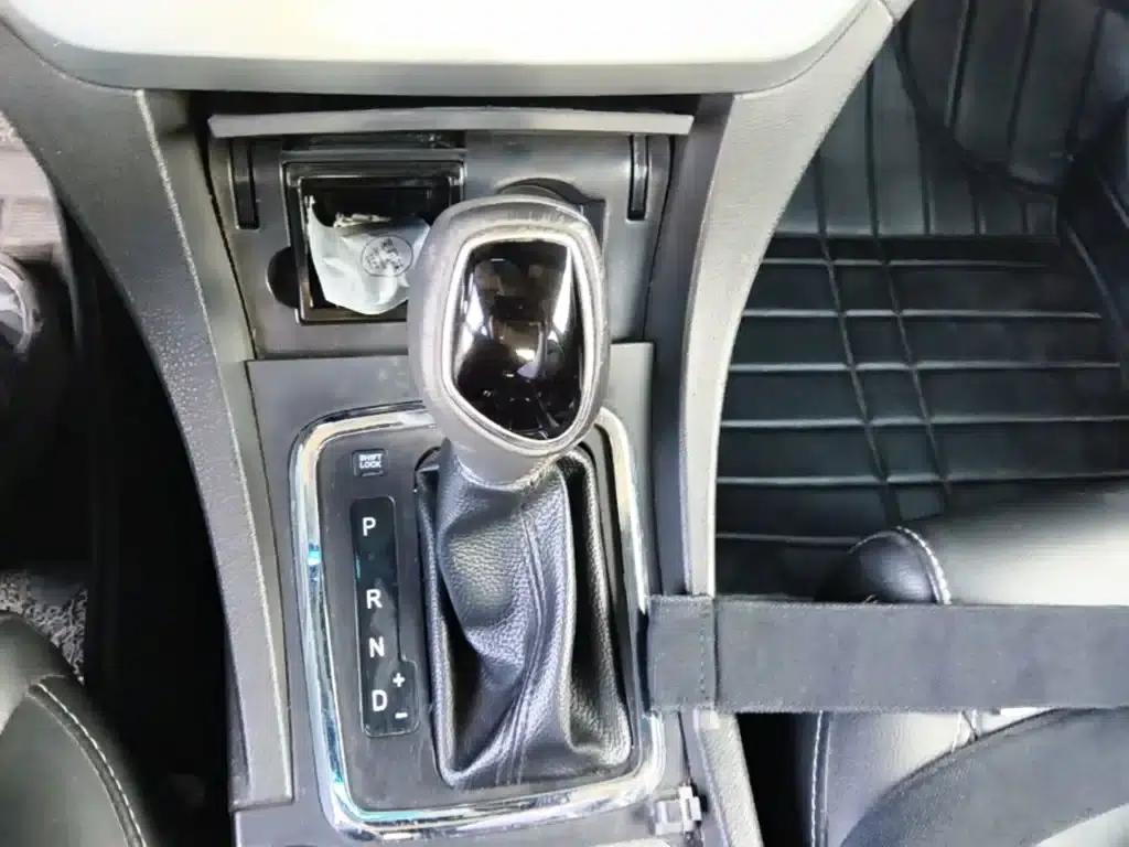 Geely Emgrand 2016 Sedan 1.5L CVT Upward Edition — миниатюра 21