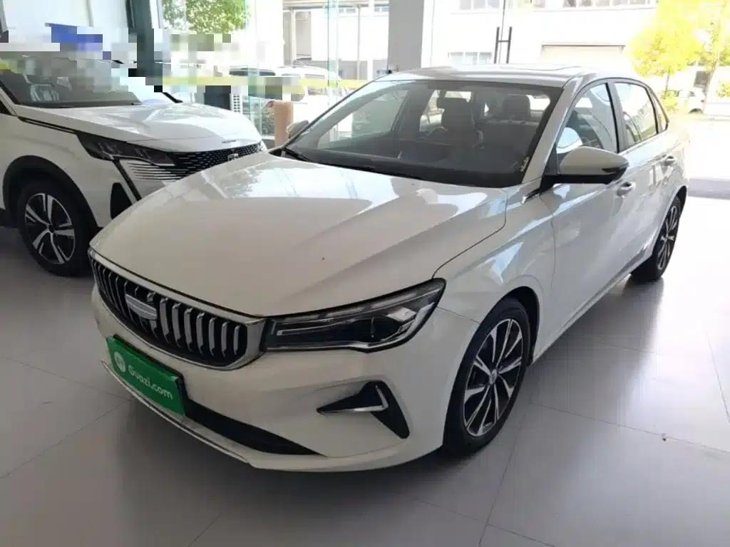 Geely Emgrand 2025 4th Generation 1.5L CVT Flagship Edition — миниатюра 1