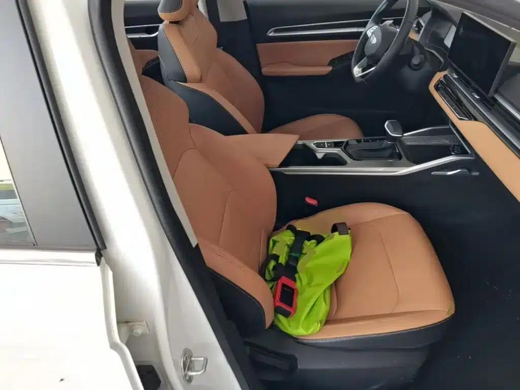 Geely Emgrand 2025 4th Generation 1.5L CVT Flagship Edition — миниатюра 25