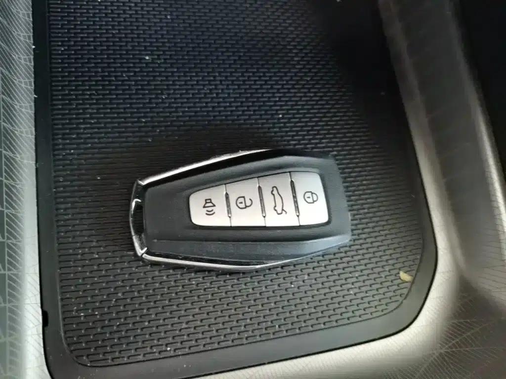 Geely Emgrand 2025 4th Generation 1.5L CVT Flagship Edition — миниатюра 9