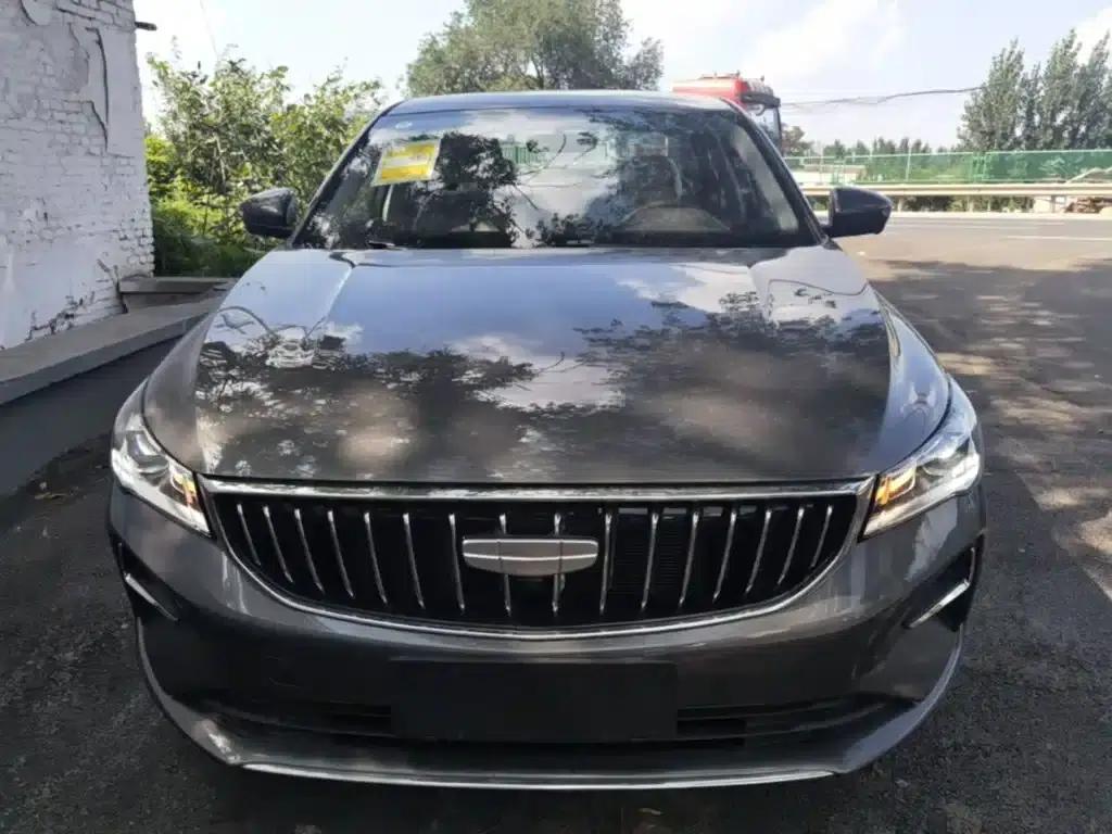 Geely Emgrand 2026 4 Millionth Anniversary Edition 1.5L CVT Superior Model — миниатюра 3
