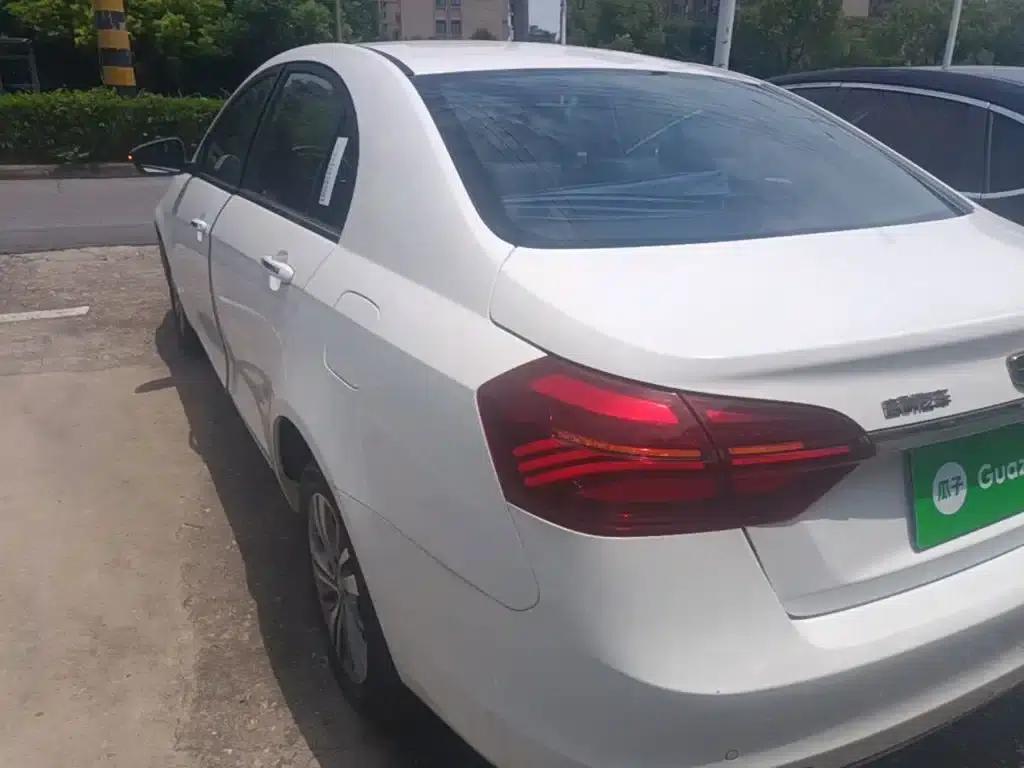 Geely Emgrand 2018 1.5L CVT Upward Connected Edition — миниатюра 5