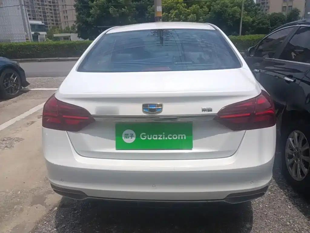 Geely Emgrand 2018 1.5L CVT Upward Connected Edition — миниатюра 6
