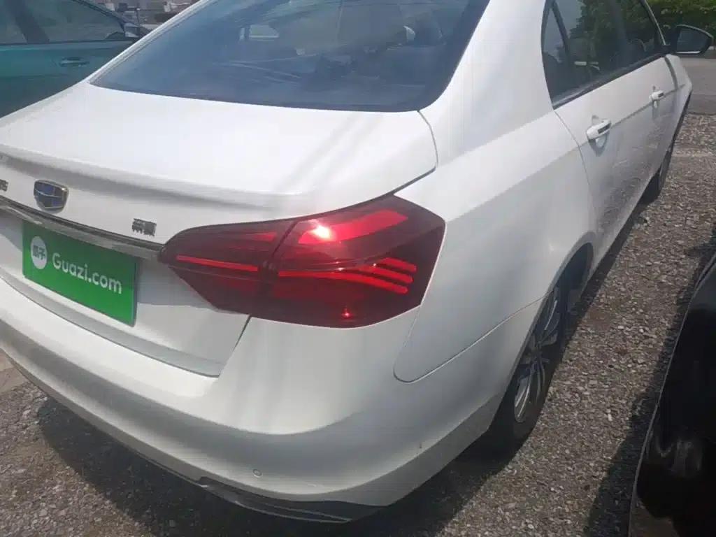 Geely Emgrand 2018 1.5L CVT Upward Connected Edition — миниатюра 8