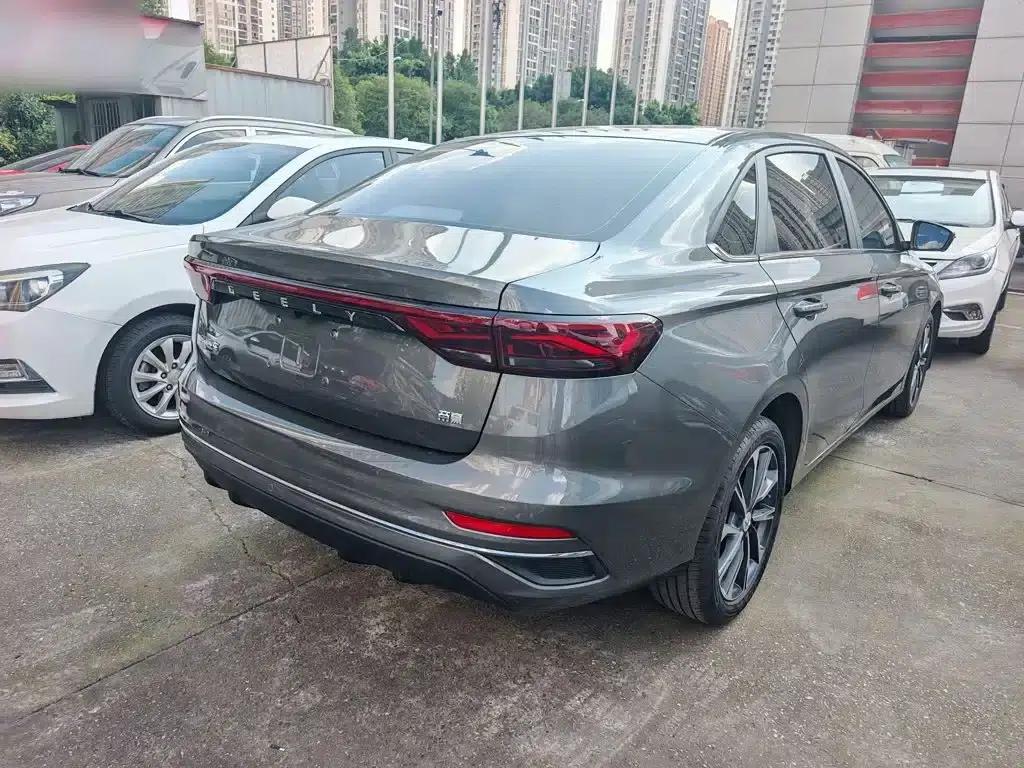 Geely Emgrand 2025 4th Generation 1.5L CVT Premium — миниатюра 11