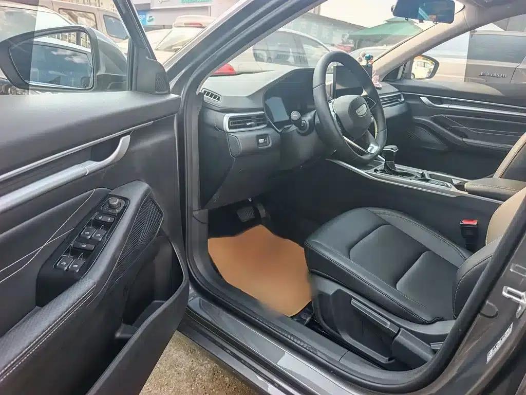 Geely Emgrand 2025 4th Generation 1.5L CVT Premium — миниатюра 10
