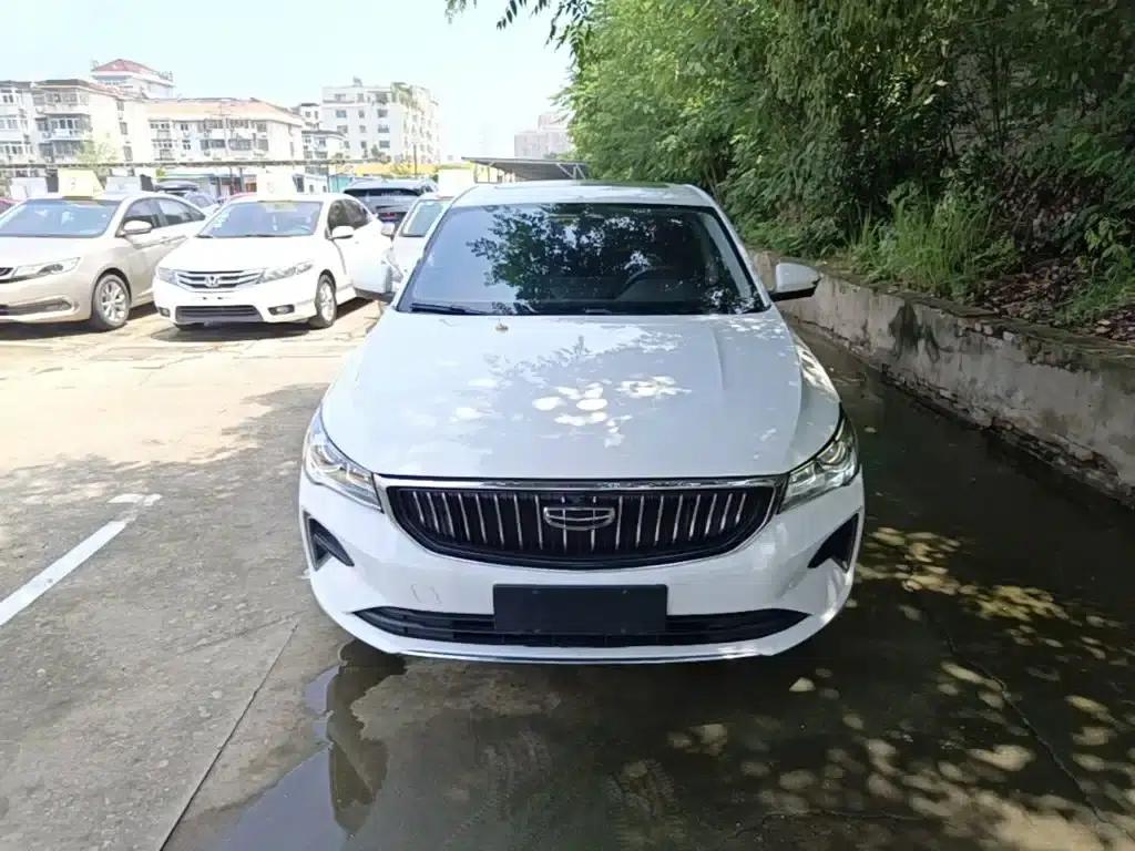 Geely Emgrand 2023 4th Generation Champion Edition 1.5L CVT Premium — миниатюра 3