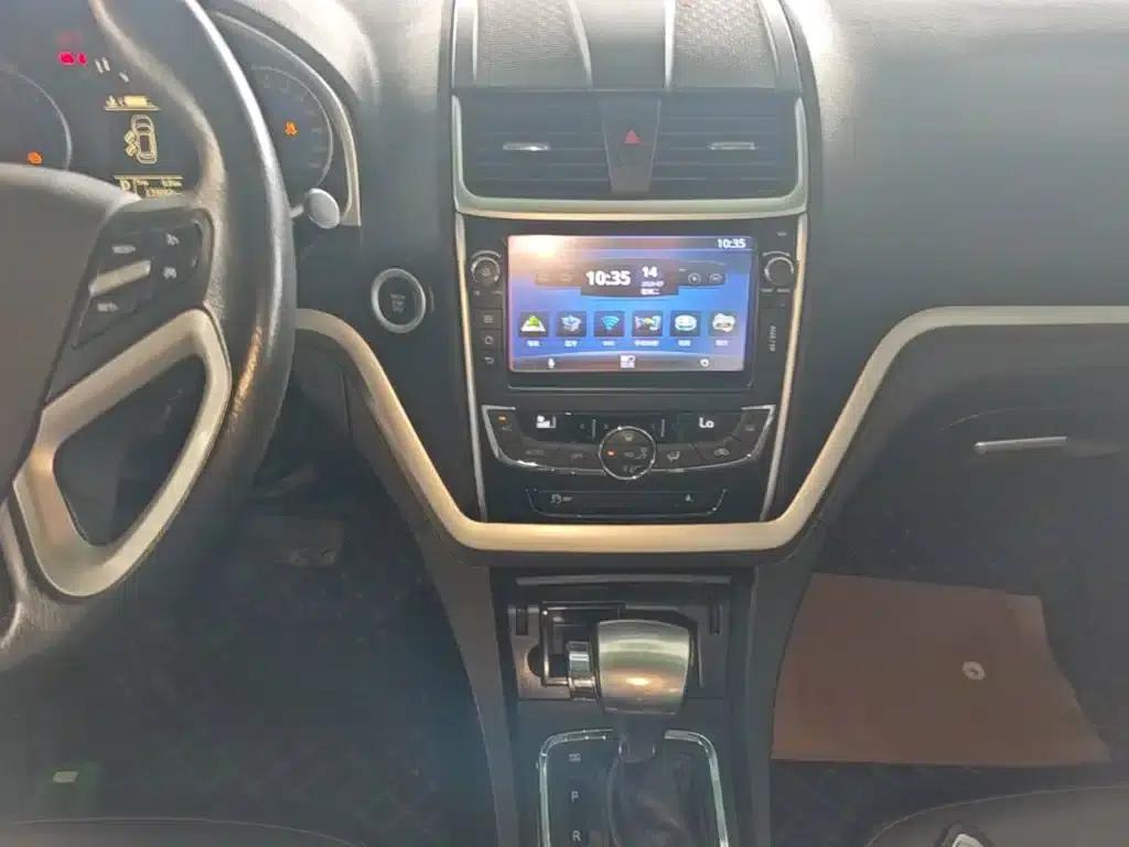 Geely Emgrand 2015 Sedan 1.5L CVT Upward Edition — миниатюра 13