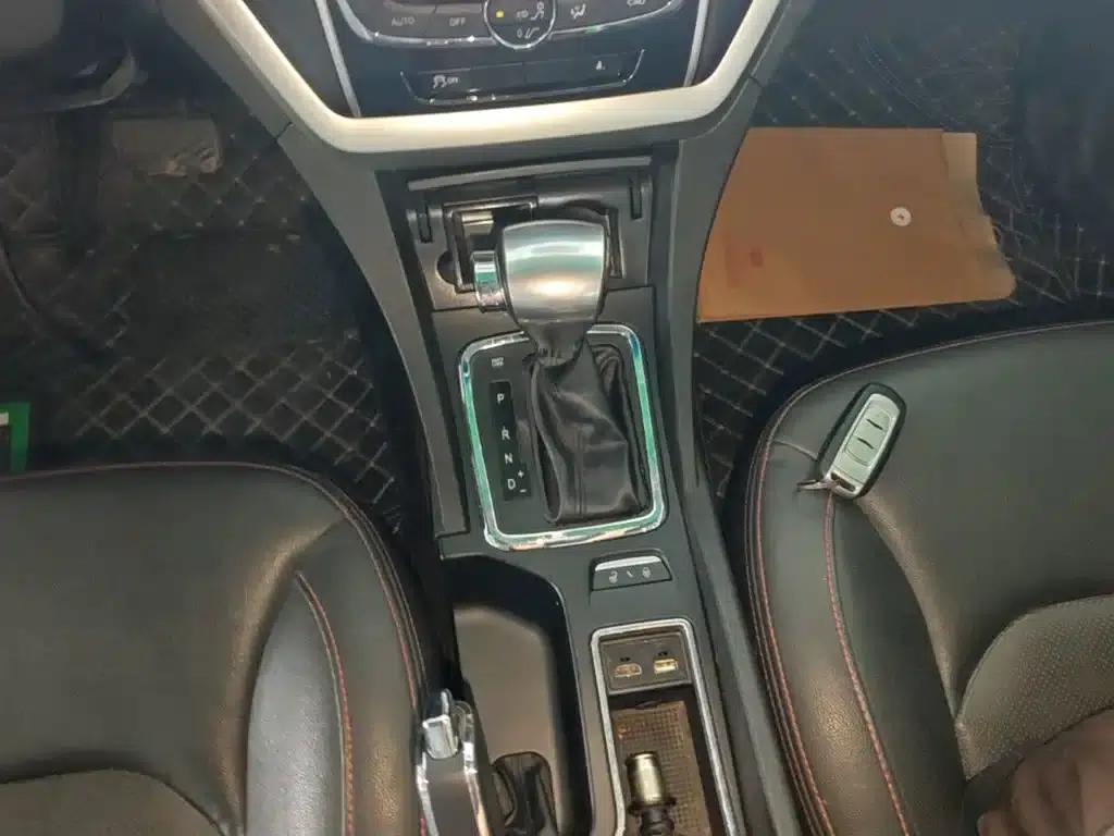 Geely Emgrand 2015 Sedan 1.5L CVT Upward Edition — миниатюра 14