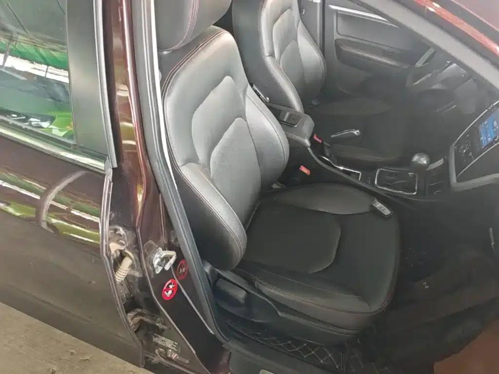 Geely Emgrand 2015 Sedan 1.5L CVT Upward Edition — миниатюра 25