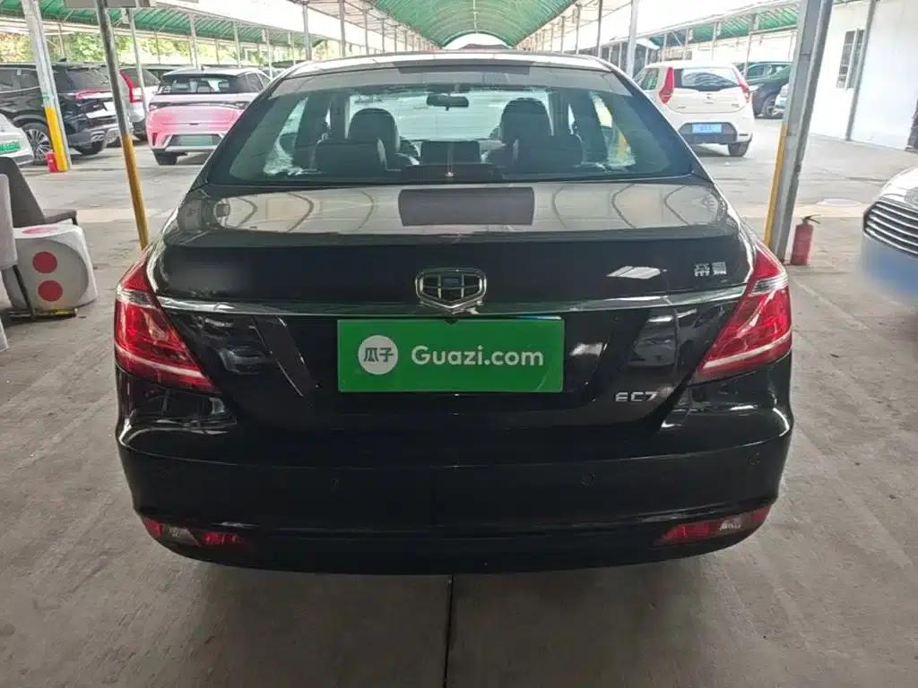 Geely Emgrand 2015 Sedan 1.5L CVT Upward Edition — миниатюра 6