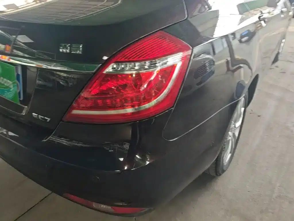 Geely Emgrand 2015 Sedan 1.5L CVT Upward Edition — миниатюра 8
