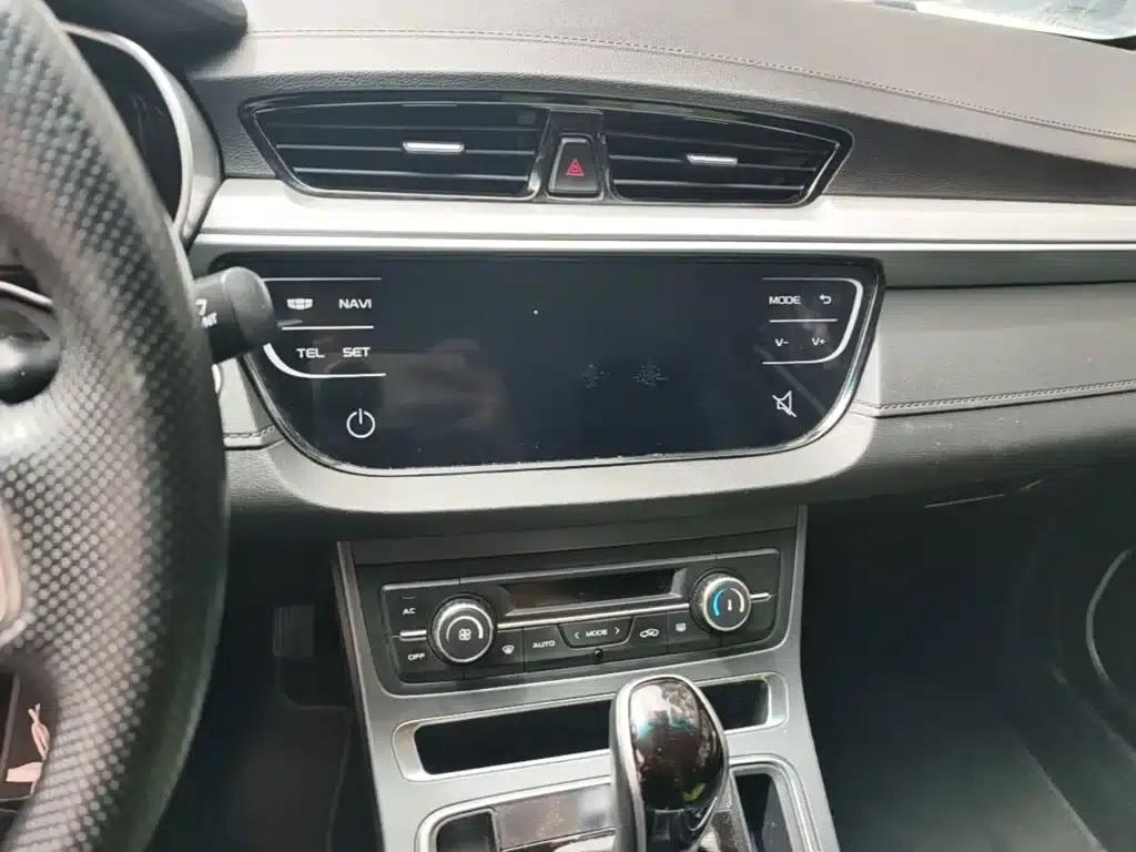 Geely Emgrand 2018 1.5L CVT Upward Connected Edition — миниатюра 13