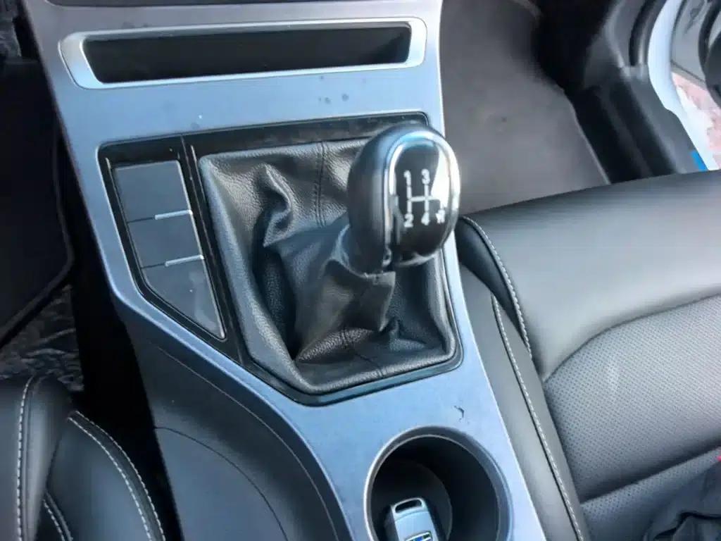 Geely Emgrand 2018 1.5L Manual Upward Connected Edition — миниатюра 14