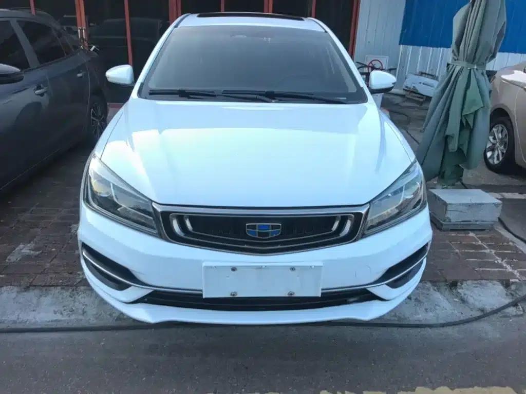 Geely Emgrand 2018 1.5L Manual Upward Connected Edition — миниатюра 3
