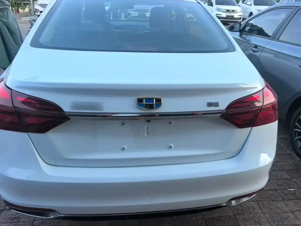 Geely Emgrand 2018 1.5L Manual Upward Connected Edition — миниатюра 6