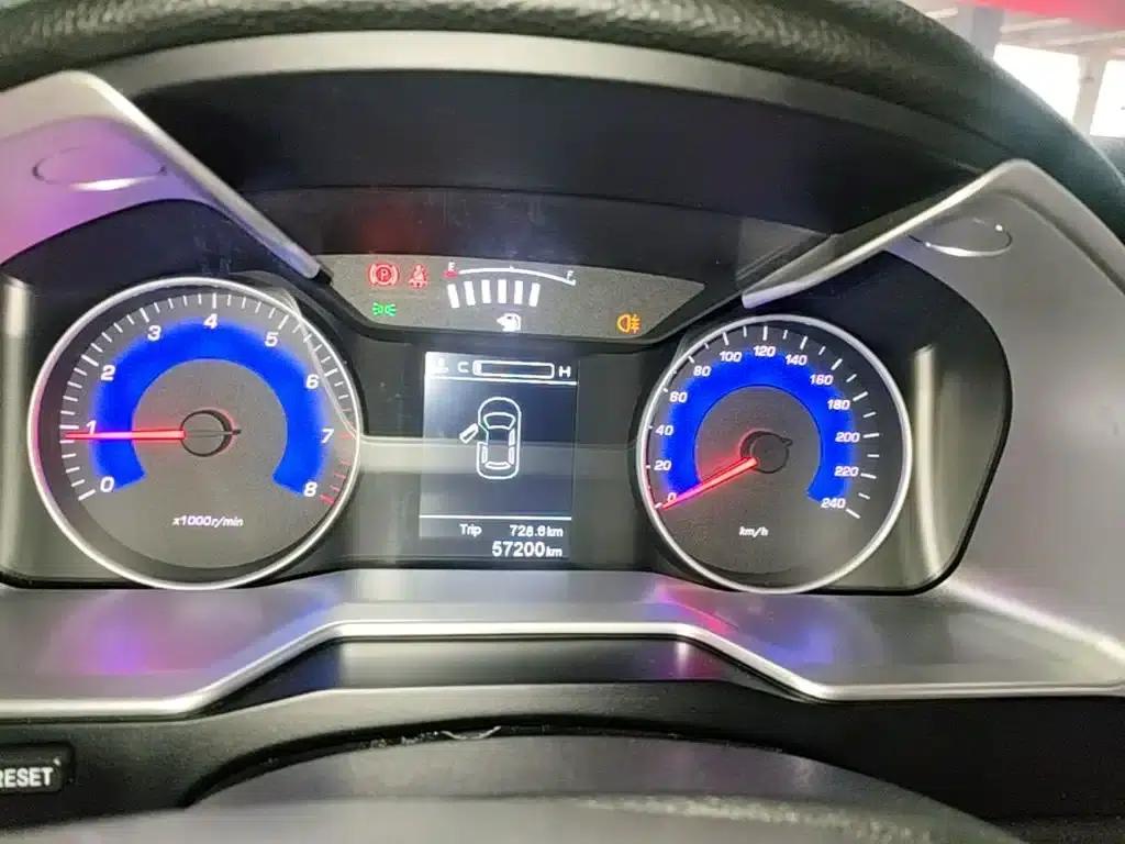 Geely Emgrand 2016 Sedan 1.5L Manual Upgrade Version — миниатюра 12