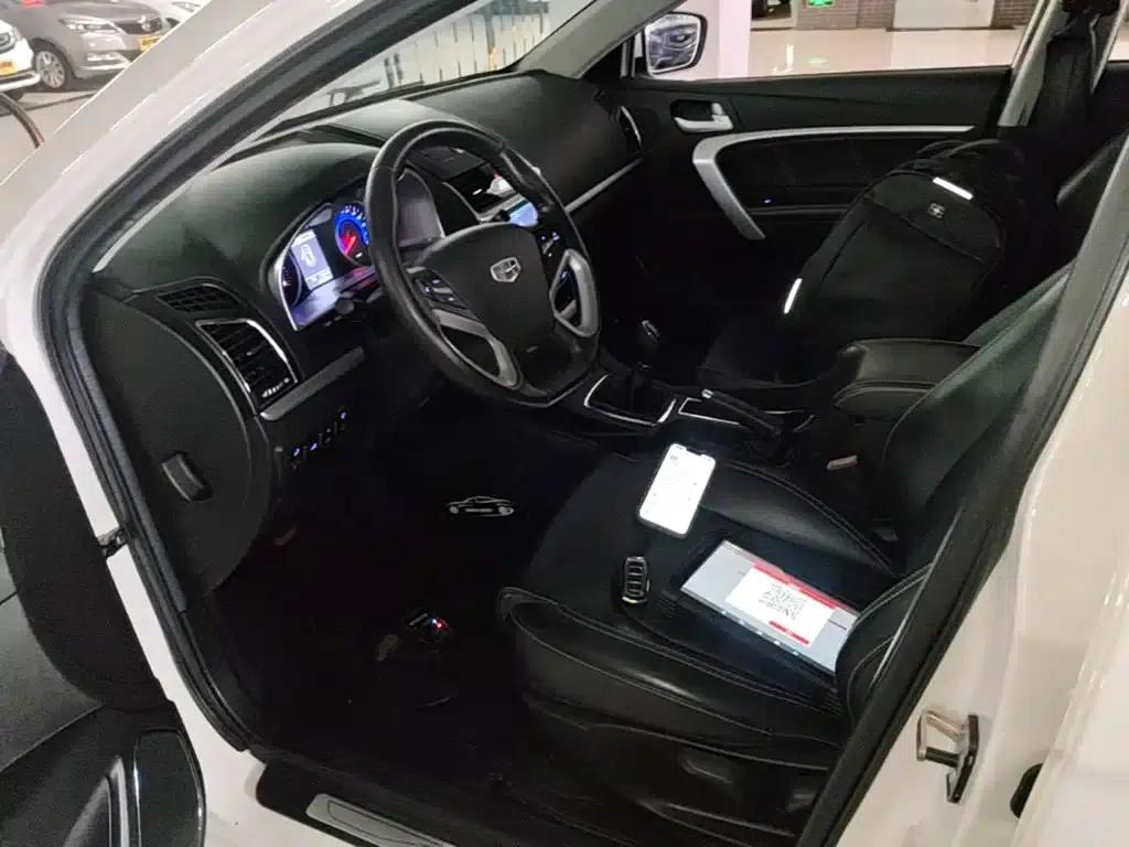 Geely Emgrand 2016 Sedan 1.5L Manual Upgrade Version — миниатюра 16