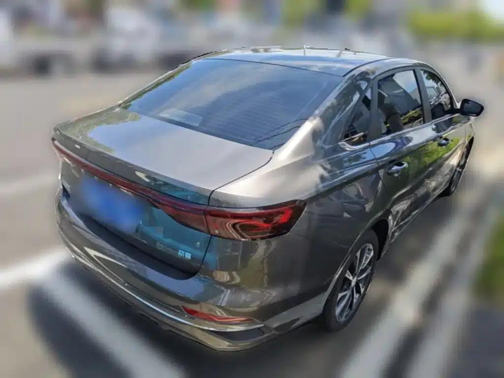 Geely Emgrand 2026 4 Millionth Anniversary Edition 1.5L CVT Flying Model — миниатюра 12