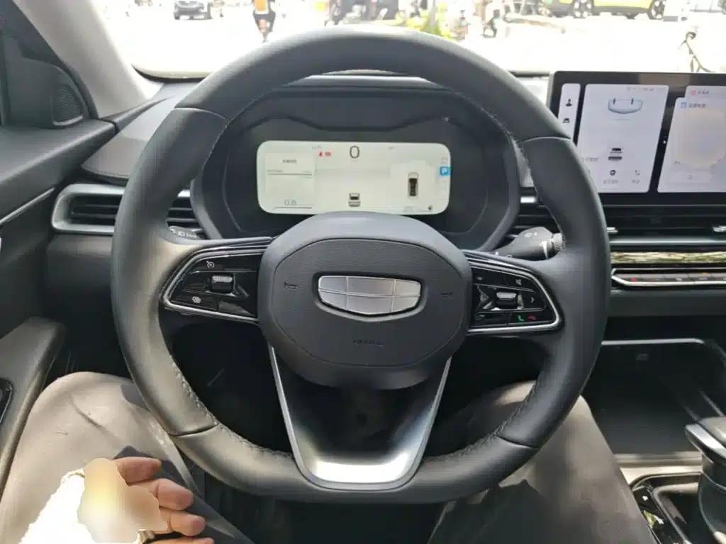 Geely Emgrand 2026 4 Millionth Anniversary Edition 1.5L CVT Flying Model — миниатюра 17