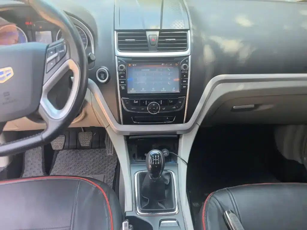 Geely Emgrand 2014 Sedan 1.5L Manual Elite — миниатюра 13