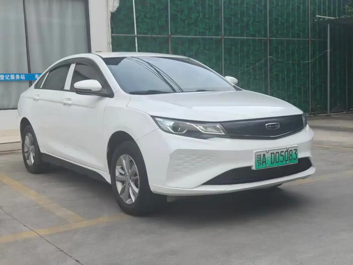 Geely Emgrand EV Pro 2022 Online Edition (Lithium Iron Phosphate) — миниатюра 3