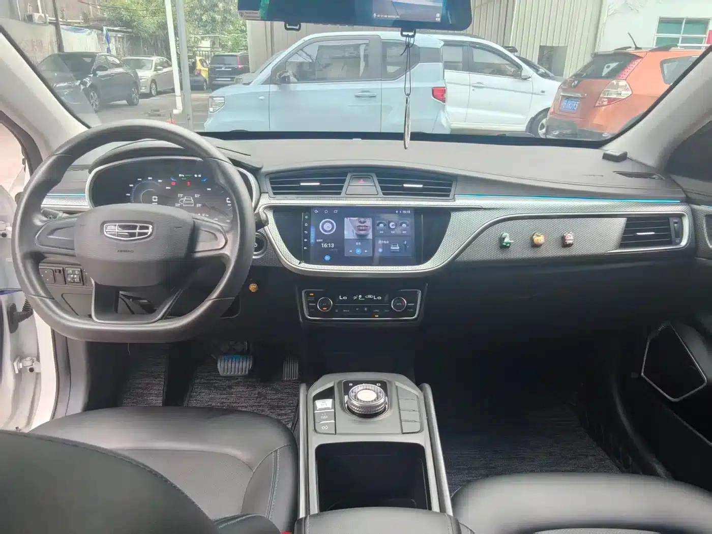 Geely Emgrand EV Pro 2022 Online Edition (Lithium Iron Phosphate) — миниатюра 4