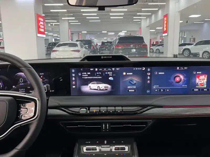 Lincoln Z 2025 2.0T Premium — миниатюра 9