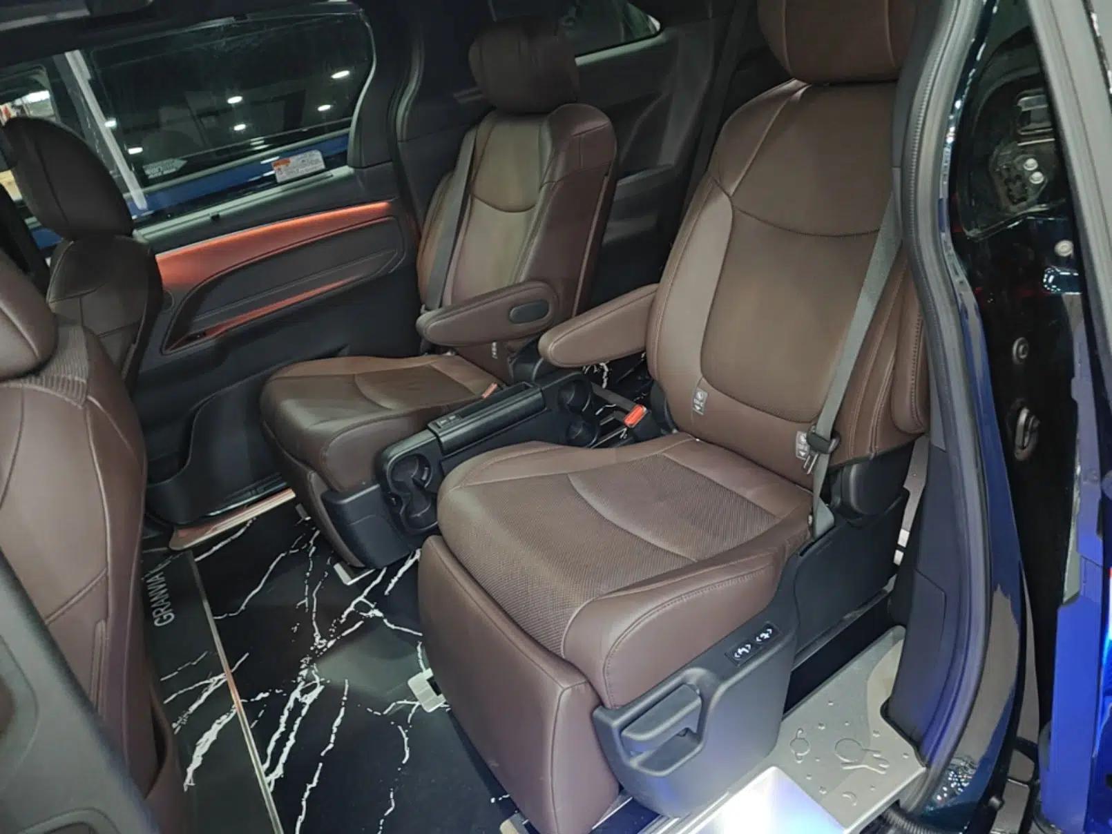 Toyota Granvia 2023 2.5L Hybrid Flagship VIP Edition — миниатюра 20