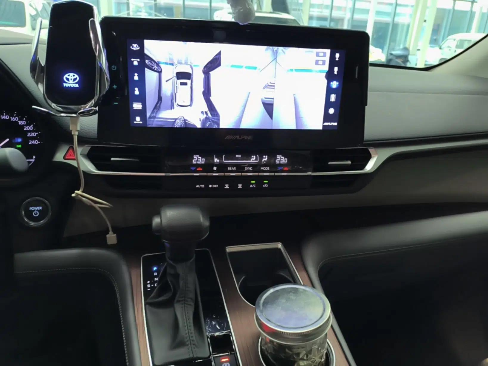 Toyota Granvia 2024 2.5L Hybrid Comfort Edition — миниатюра 15