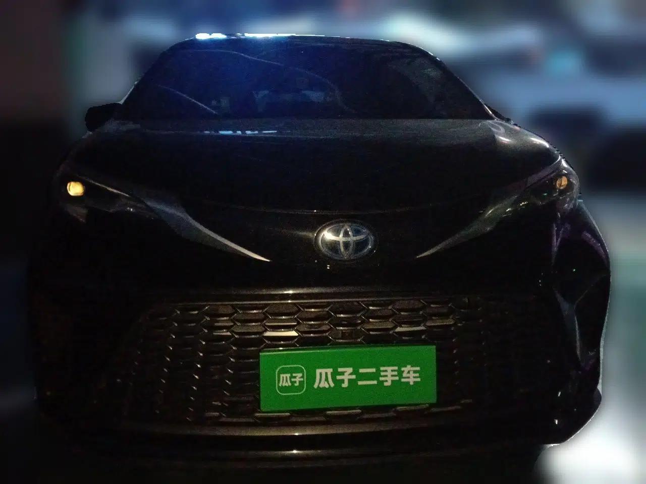 Toyota Granvia 2023 2.5L Hybrid Prestige PLUS Edition — миниатюра 2