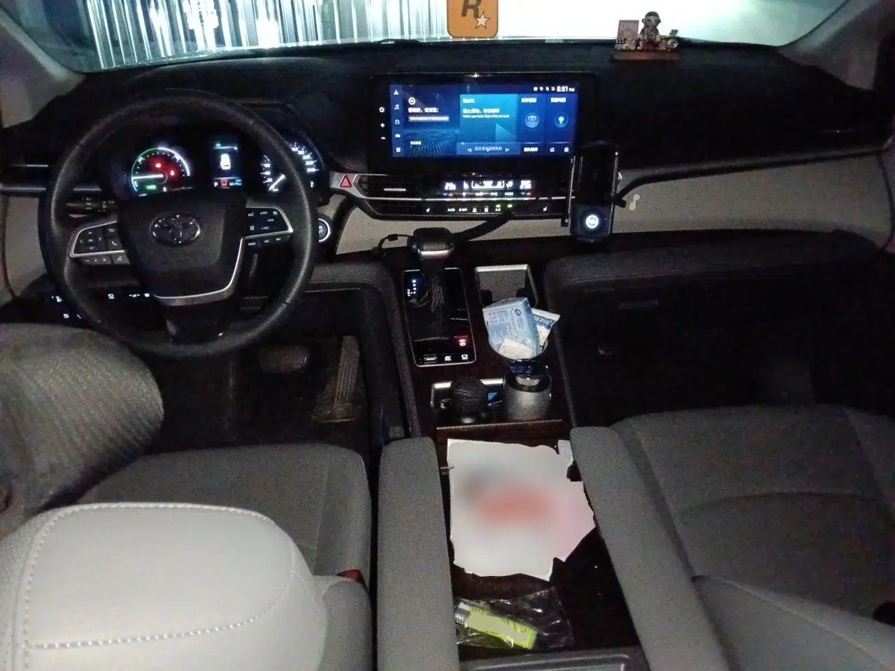 Toyota Granvia 2023 2.5L Hybrid Prestige PLUS Edition — миниатюра 9