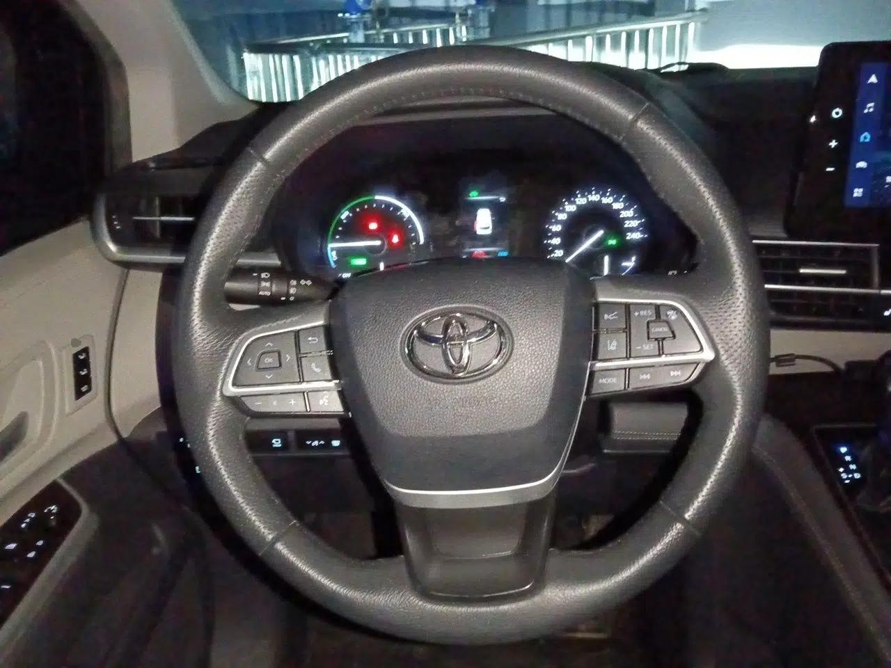 Toyota Granvia 2023 2.5L Hybrid Prestige PLUS Edition — миниатюра 10