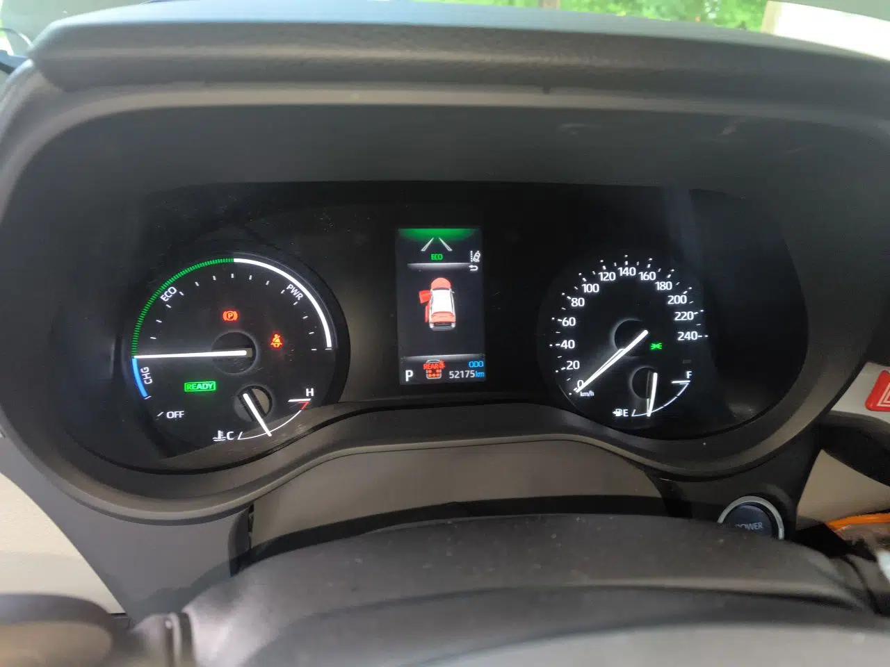 Toyota Granvia 2023 2.5L Hybrid Comfort Edition — миниатюра 11