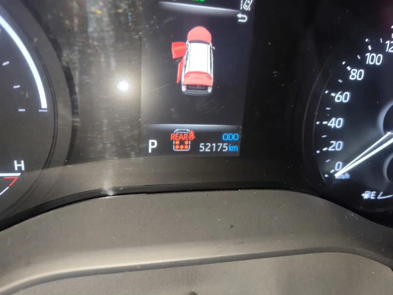 Toyota Granvia 2023 2.5L Hybrid Comfort Edition — миниатюра 12