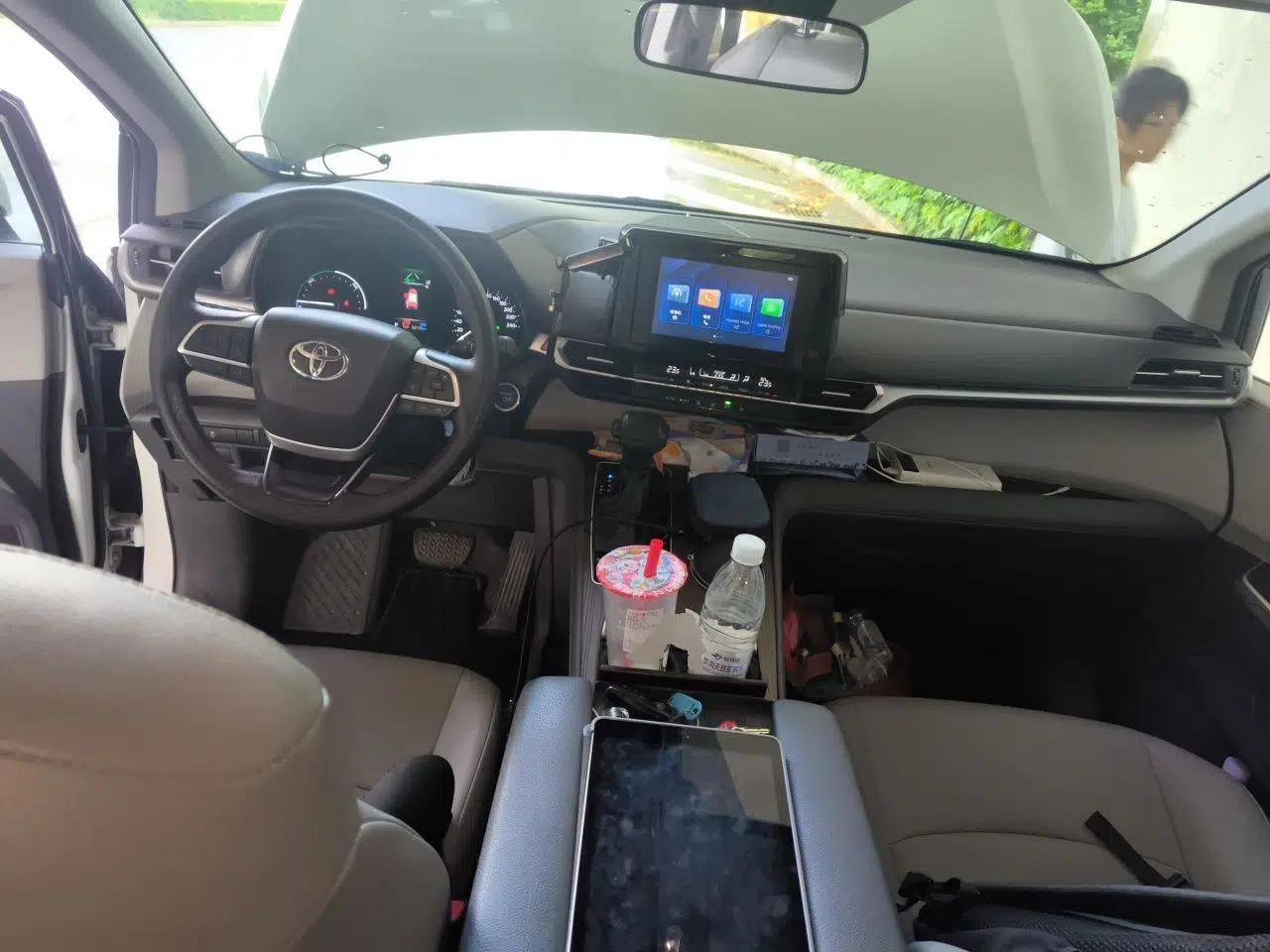 Toyota Granvia 2023 2.5L Hybrid Comfort Edition — миниатюра 9