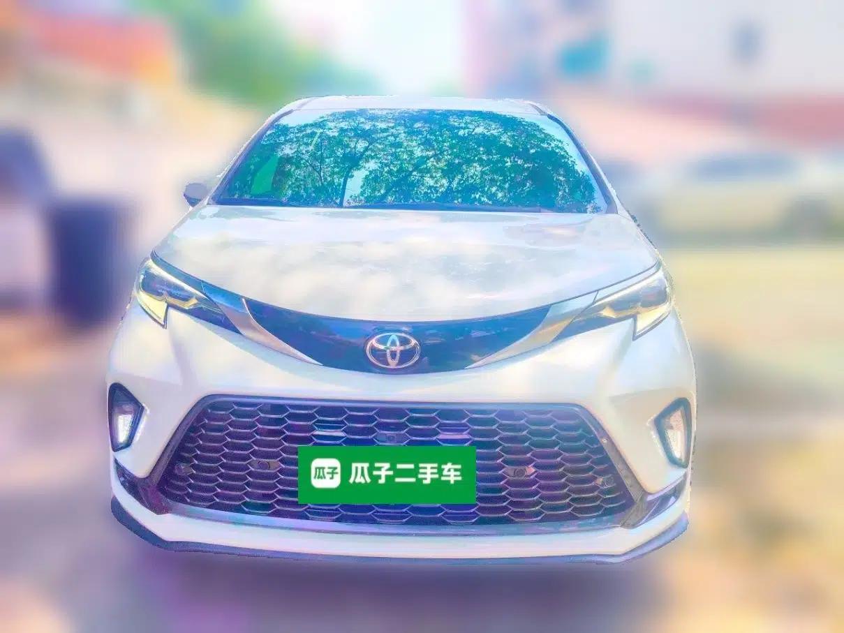 Toyota Granvia 2024 2.5L Hybrid Prestige ULTRA Edition — миниатюра 2