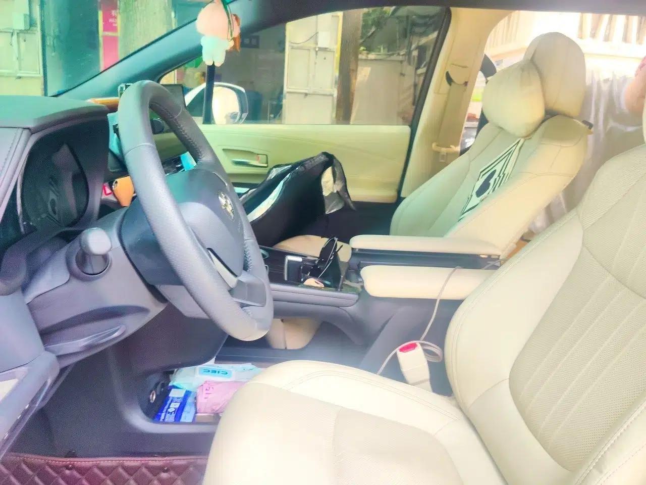 Toyota Granvia 2024 2.5L Hybrid Prestige ULTRA Edition — миниатюра 15