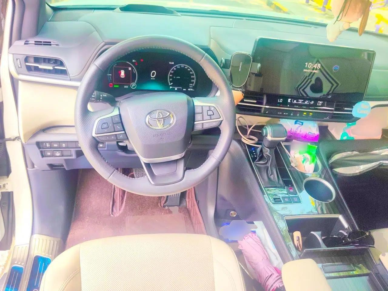 Toyota Granvia 2024 2.5L Hybrid Prestige ULTRA Edition — миниатюра 9