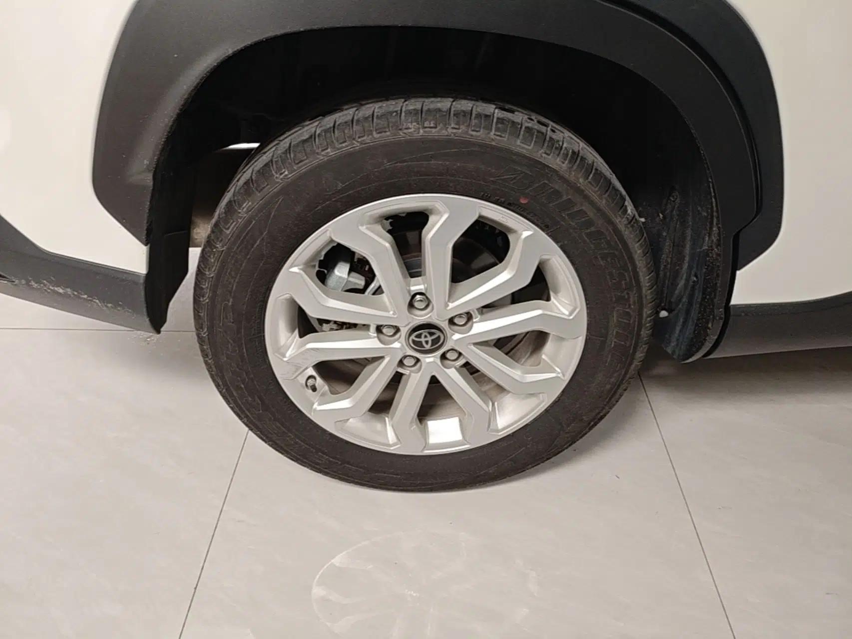 Toyota FRONTLANDER 2022 2.0L CVT Leading Edition — миниатюра 11