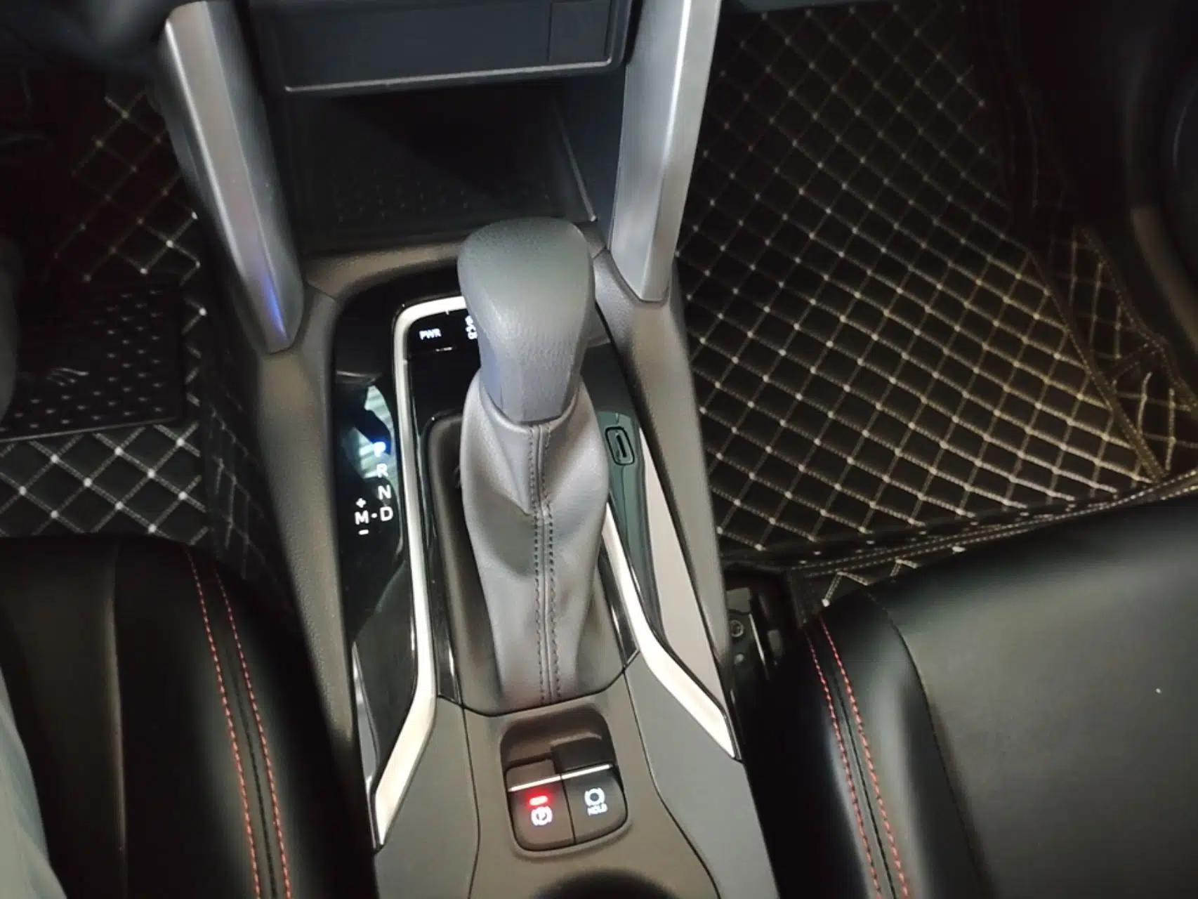 Toyota FRONTLANDER 2022 2.0L CVT Leading Edition — миниатюра 16